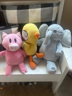 Kohls Cares Mo Willems G
Plush lot of 3